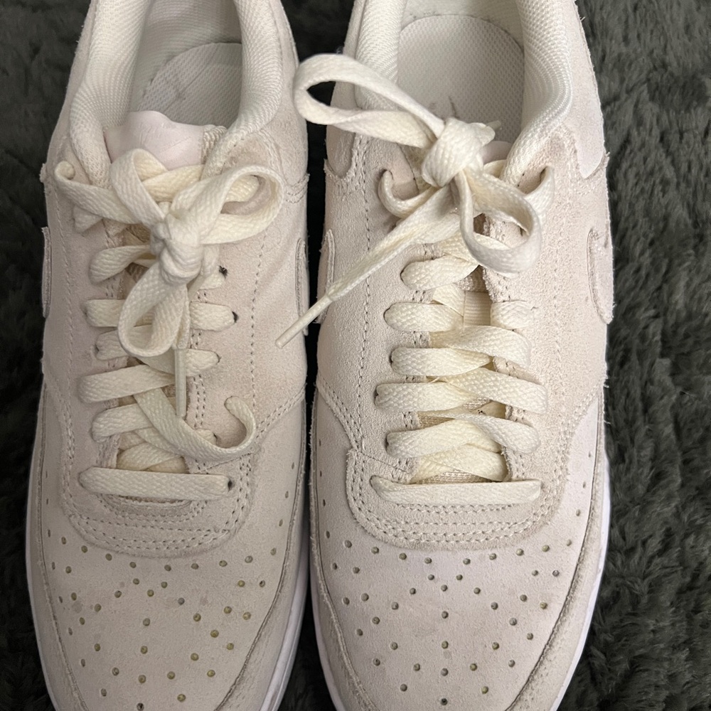 Nike Court Vision Low Suede Sneakers Coconut Milk White Size 9 - Picture 2 of 4